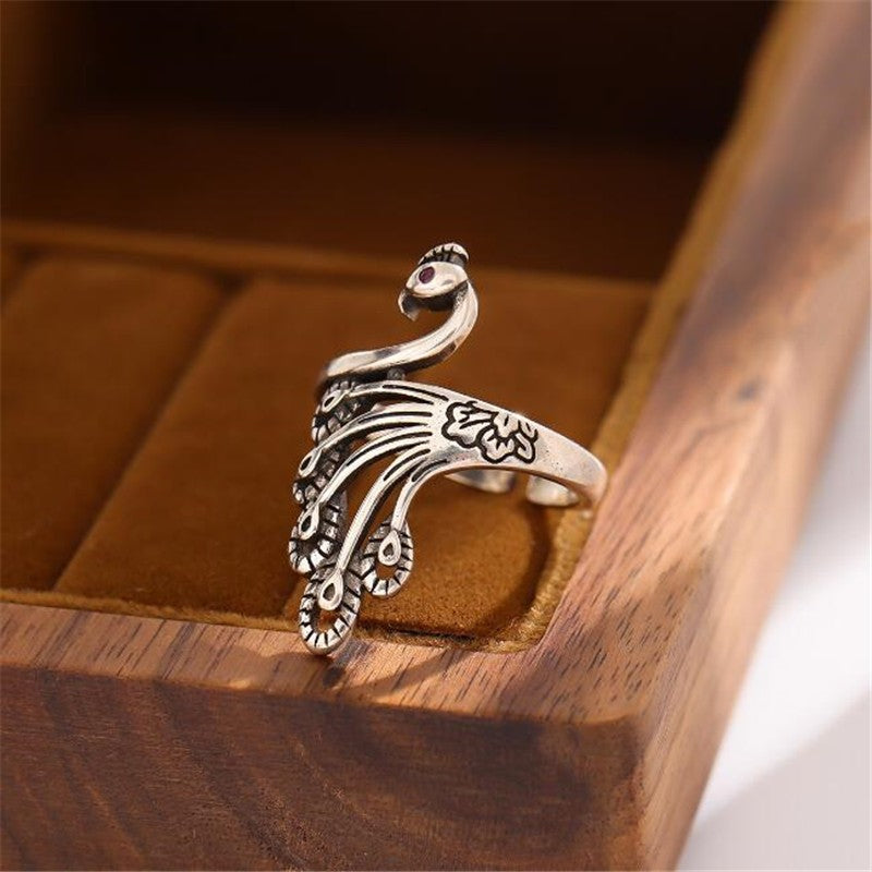 Schlichter Silberring im ethnischen Retro-Thai-Stil