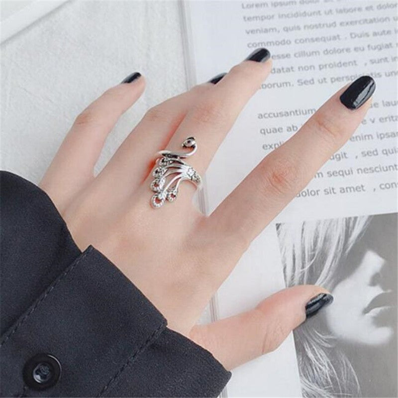 Schlichter Silberring im ethnischen Retro-Thai-Stil